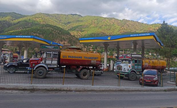 འཛམ་གླིང་ས་སྣུམ་གོང་ཚད་ ཡར་སེང་འགྱོ་མི་དེ་གིས་ འབྲུག་ལུ་ ག་དེ་སྦེ་ གནོད་སྐྱོན་འབྱུང་ནི།