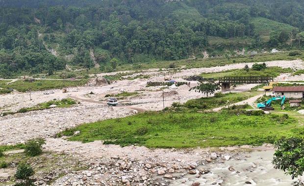 ཟམ་བཟོ་སྐྲུན་འབད་ནི་ ཕྱིས་ཏེ་ལུས་མི་གིས་ བསམ་རྩེ་རྒེད་འོག་༥ ལུ་ བར་ཆད་འབྱུང་ནི་ཨིནམ།