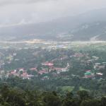 བསམ་རྩེ་ལུ་ ལས་མི་དང་ མི་རློབས་ཡར་སེང་ འགྱོ་དོ་ཡོད་མི་གིས་ ཁྱིམ་གྱི་གདོང་ལེན་འབྱུང་དོ་ཡོདཔ།