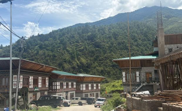 དོག་གསུམ་ལུ་ཉལ་ཁྲི་༡༠ འབད་མི་ གཞི་རྟེན་སྨན་ཁང་གསརཔ་ རྐྱབ་ནིའི་འཆར་གཞི།