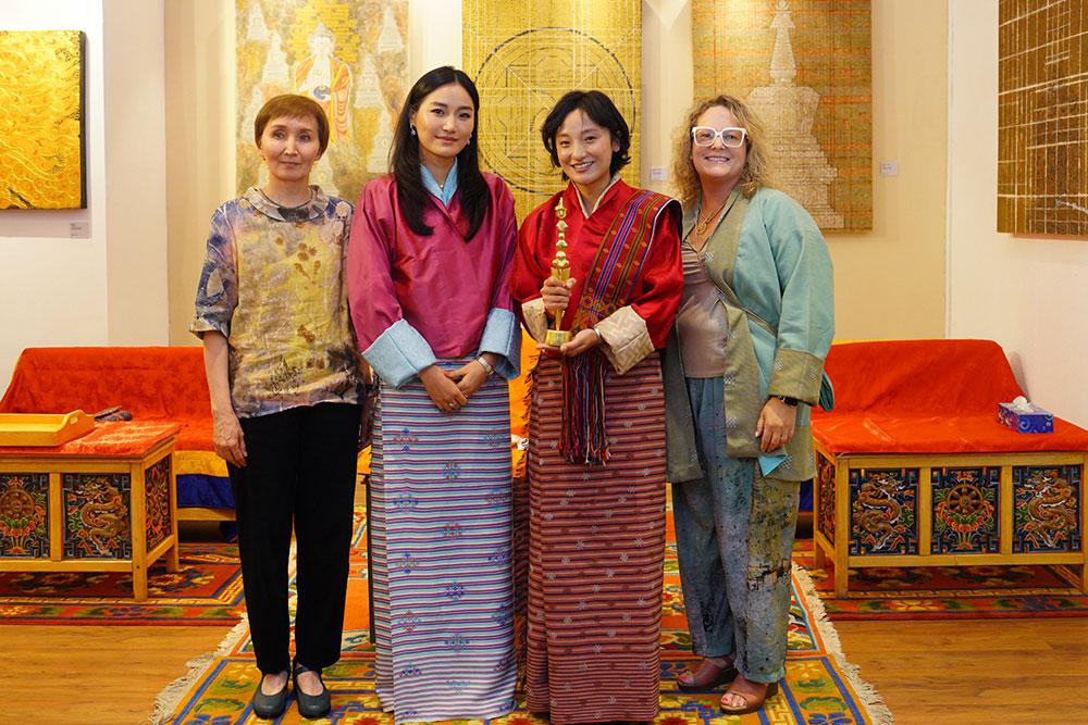 Her Majesty presents Rubin Museum Himalayan Art Prize to Bhutanese artist