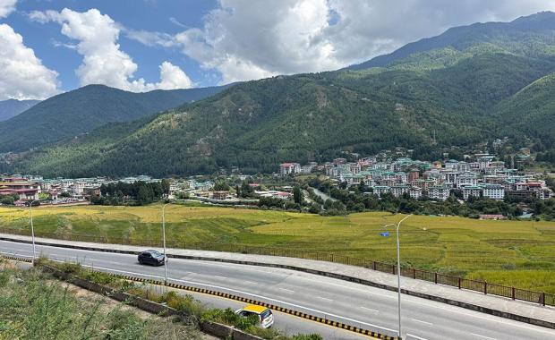 རྒྱལ་ཁབ་ནང་ ཆུ་ཞིང་ལཱ་འབད་མི་དང་འབྲེལ་བའི་གནད་དོན་གྱིས་ ཆུམ་ནང་འདྲེན་ཡར་སེང་སོང་ཡོདཔ།