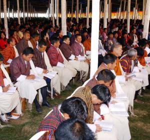 December 7, 2005: His Majesty with the representatives of Wangduephodrang Dzongkhag during the draft constitution meeting