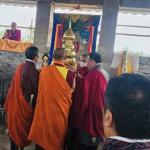 རྟ་བབས་མཆོད་རྟེན་གུ་ གསེར་ཏོག་བཀལ་ཡོདཔ།