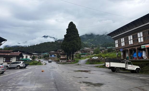 བཀྲིས་གཡང་རྩེ་ལུ་ ཚོང་འབྲེལ་གྱི་གནས་སྟངས་ ཐབས་སྐྱོ་སུ་འགྱོ་དོ་ཡོདཔ།